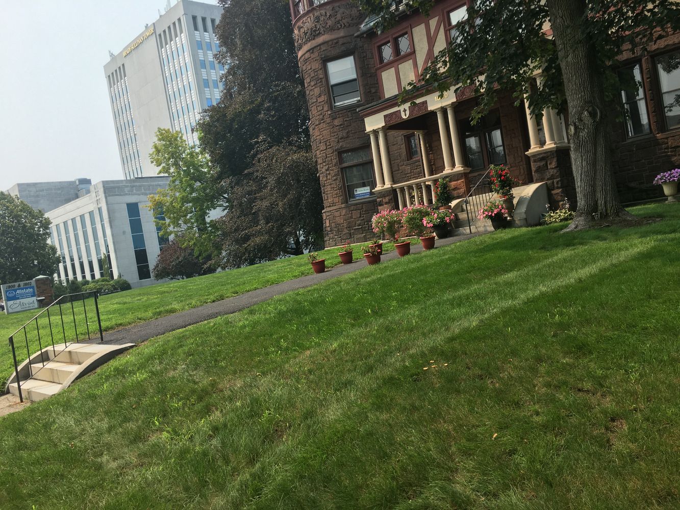 1800 Elm St, Manchester, NH 03104